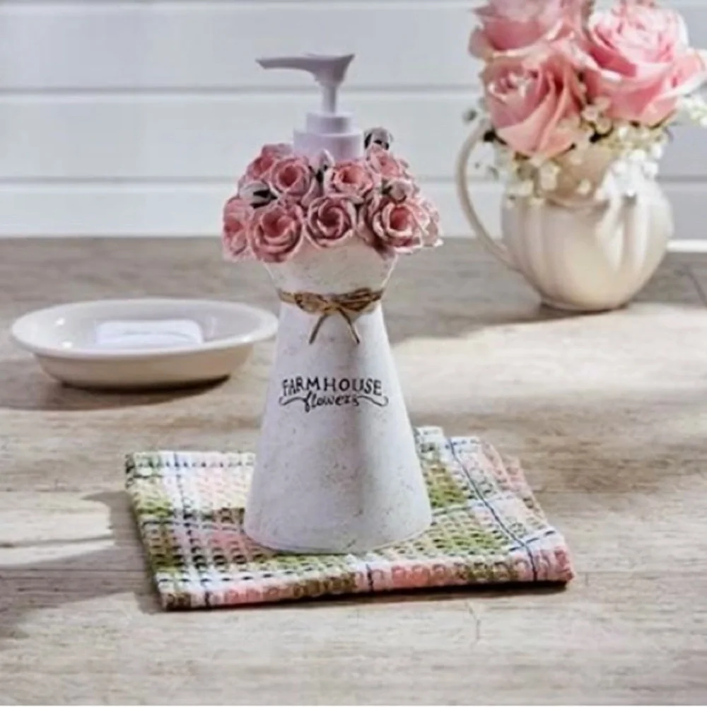 NEW in BOX Park Designs Farmhouse Peonies Soap Dispenser